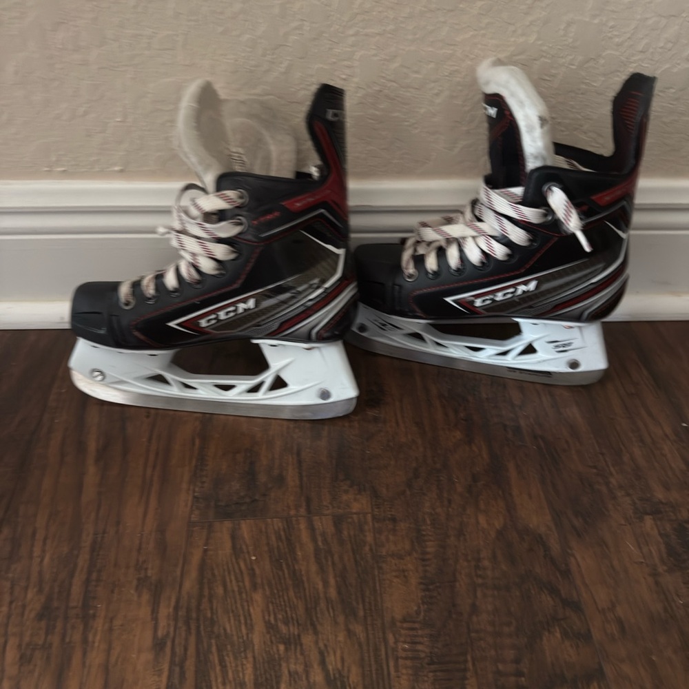 CCM Kids Hockey Skates – Hard-to-Find Size 2.5 – Used, Great Condition